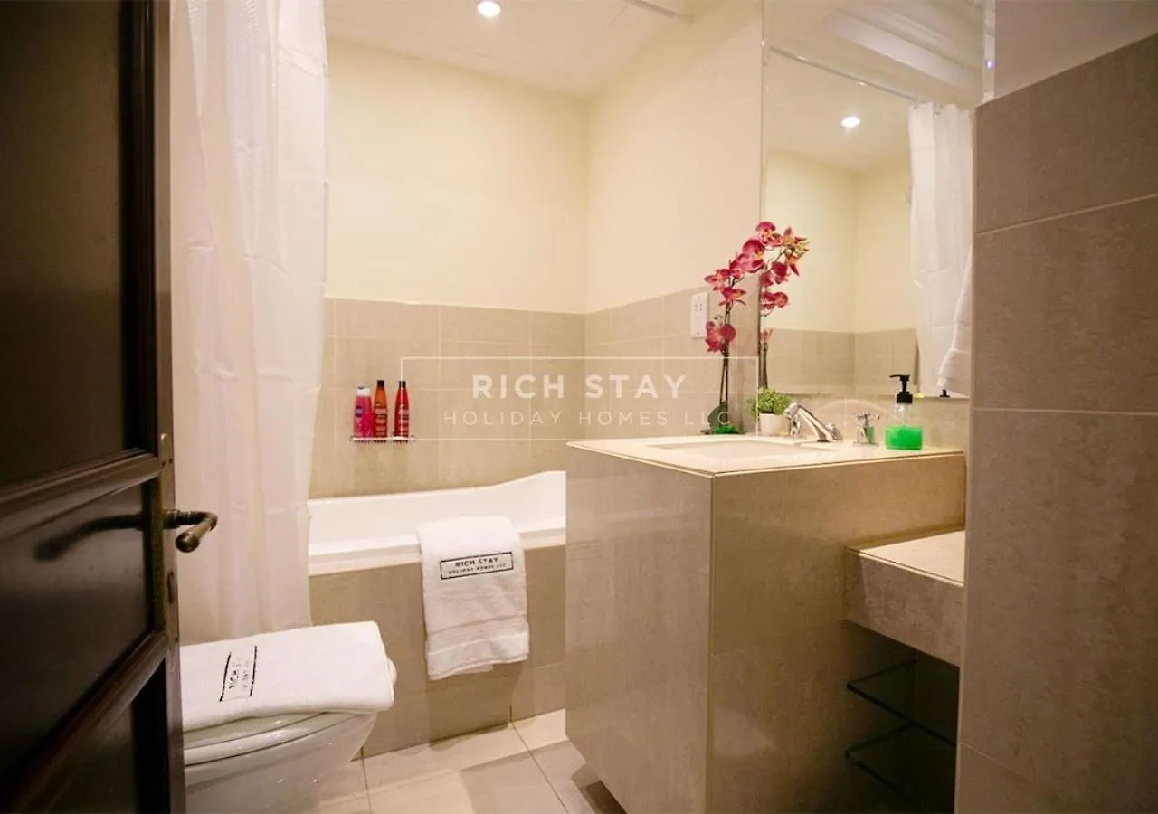 Incredible 2Br Apartment, Downtown With Burj & Dubai Mall View By Rich Stay 0*,  الإمارات العربية المتحدة